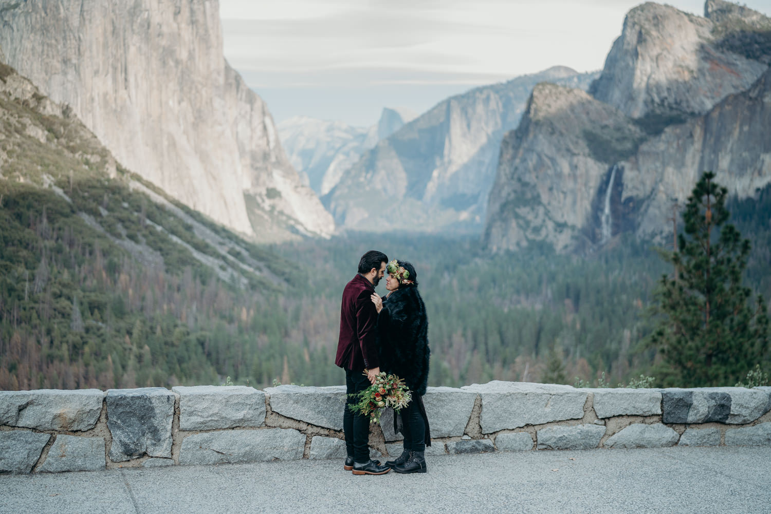 yosemite tunnel view happy couple